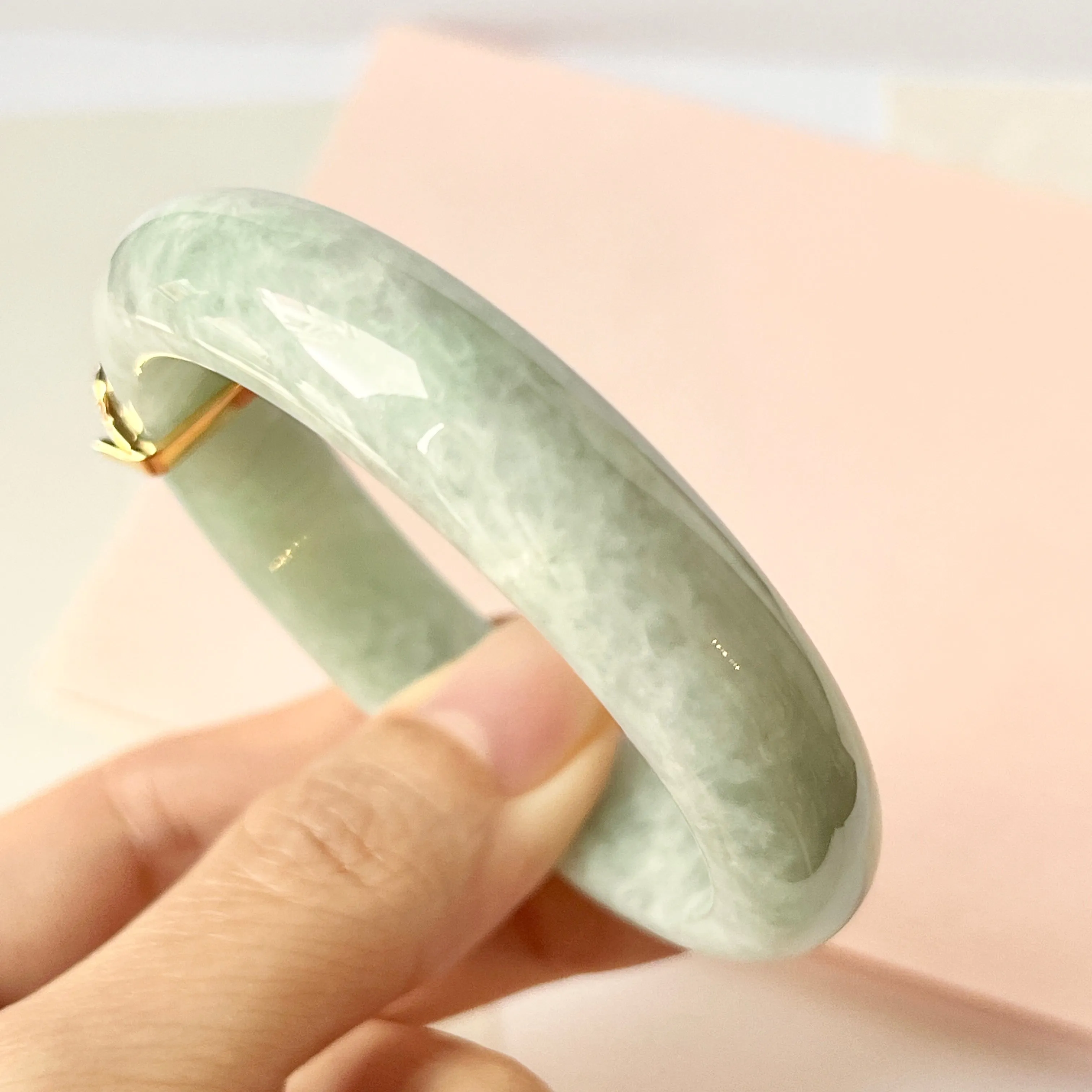 52.5mm A-Grade Natural Light Green Jadeite Modern Round Bangle with P.Petals Embellishment No.151978