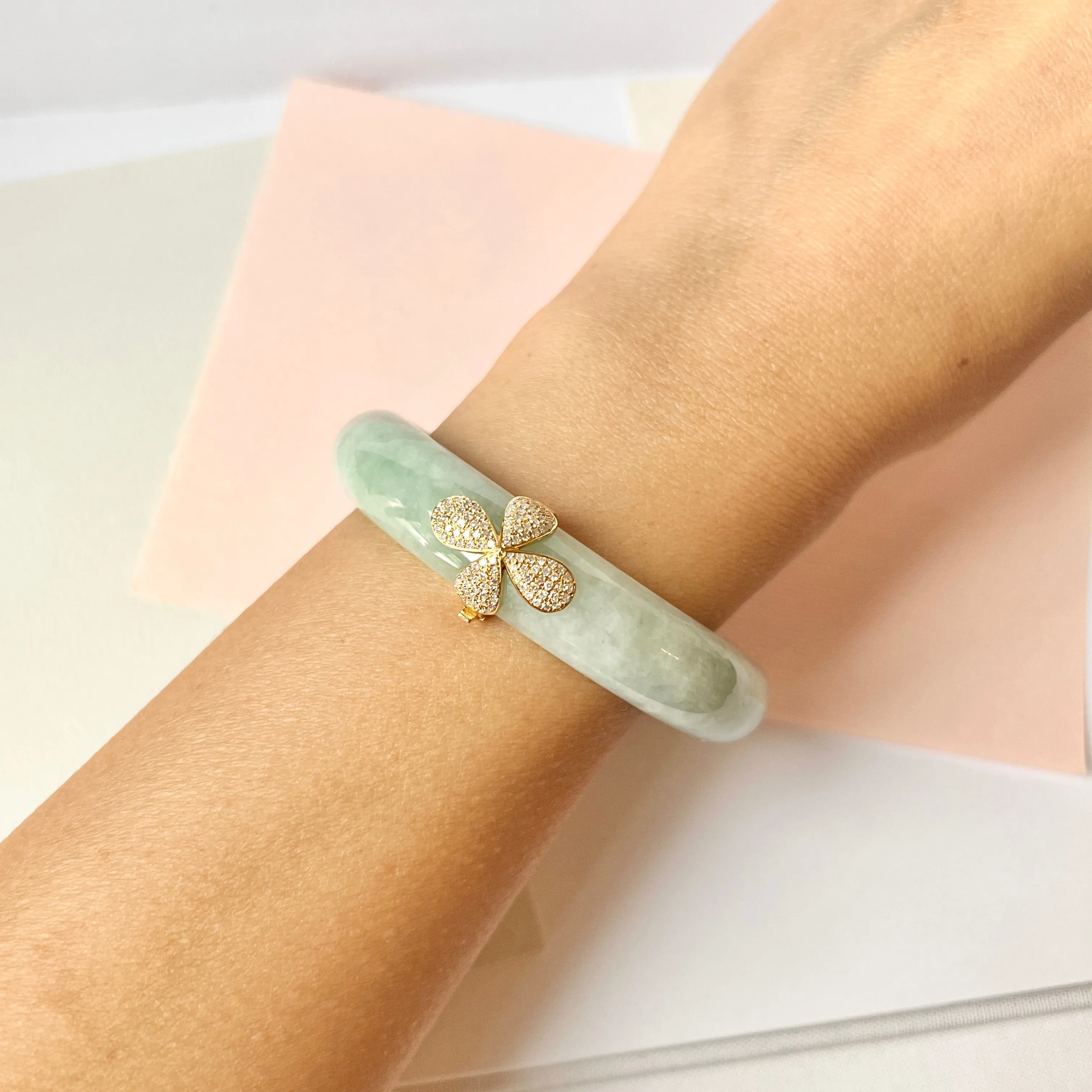 52.5mm A-Grade Natural Light Green Jadeite Modern Round Bangle with P.Petals Embellishment No.151978