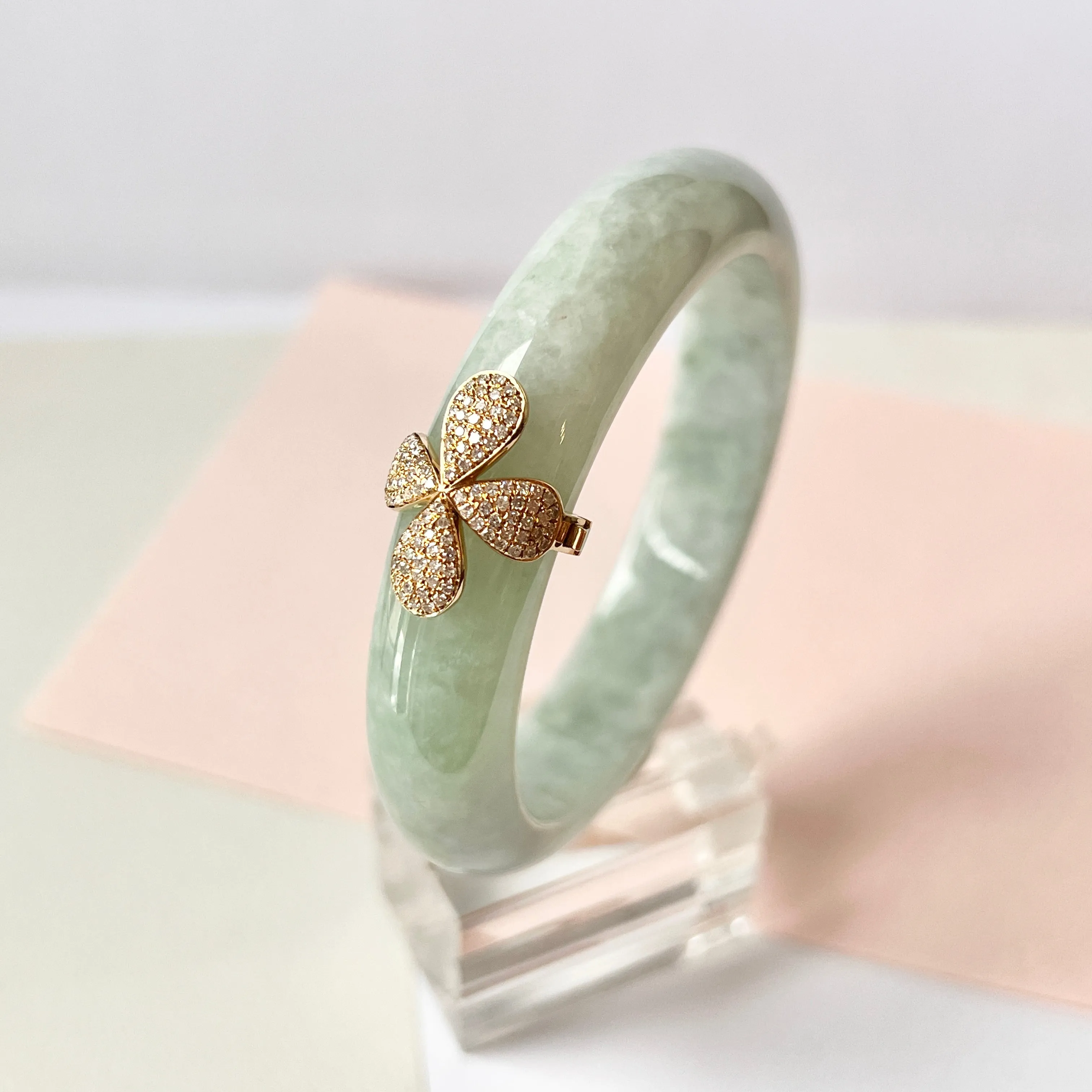 52.5mm A-Grade Natural Light Green Jadeite Modern Round Bangle with P.Petals Embellishment No.151978