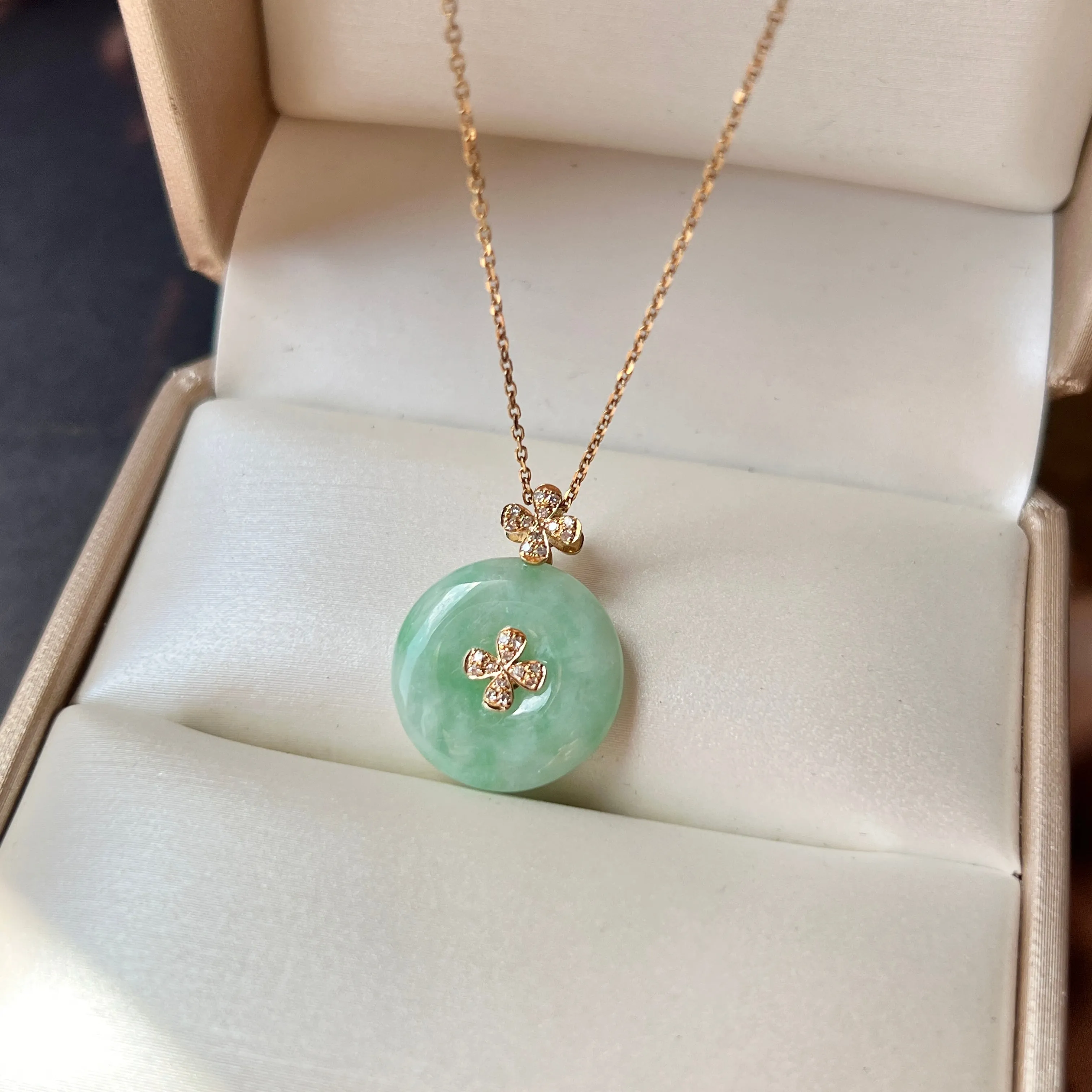 A-Grade Jadeite P.Petals Lilac Flower Donut Pendant No.172084