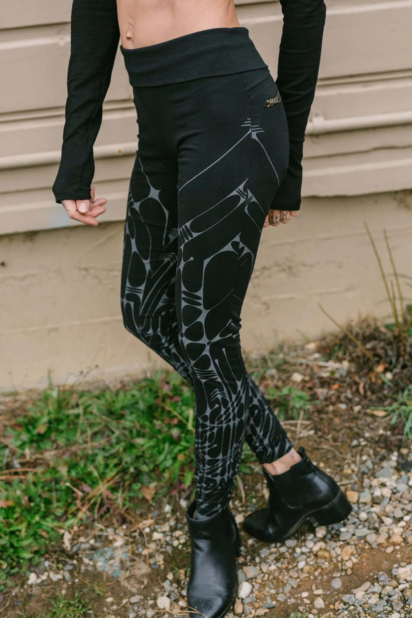 Arrow Leggings - Black/Gray