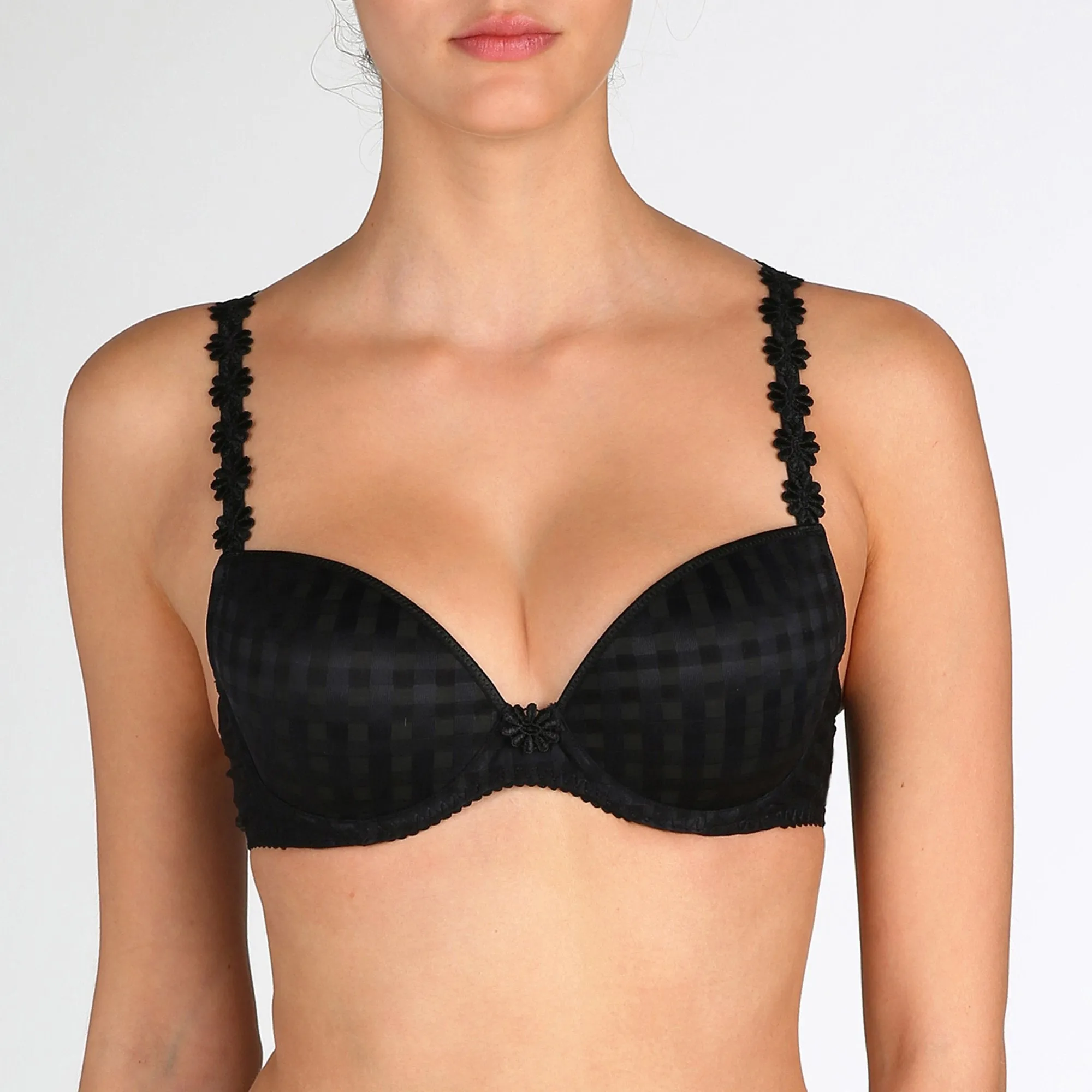 Avero Formed Cup Plunge Bra (Black) B-F