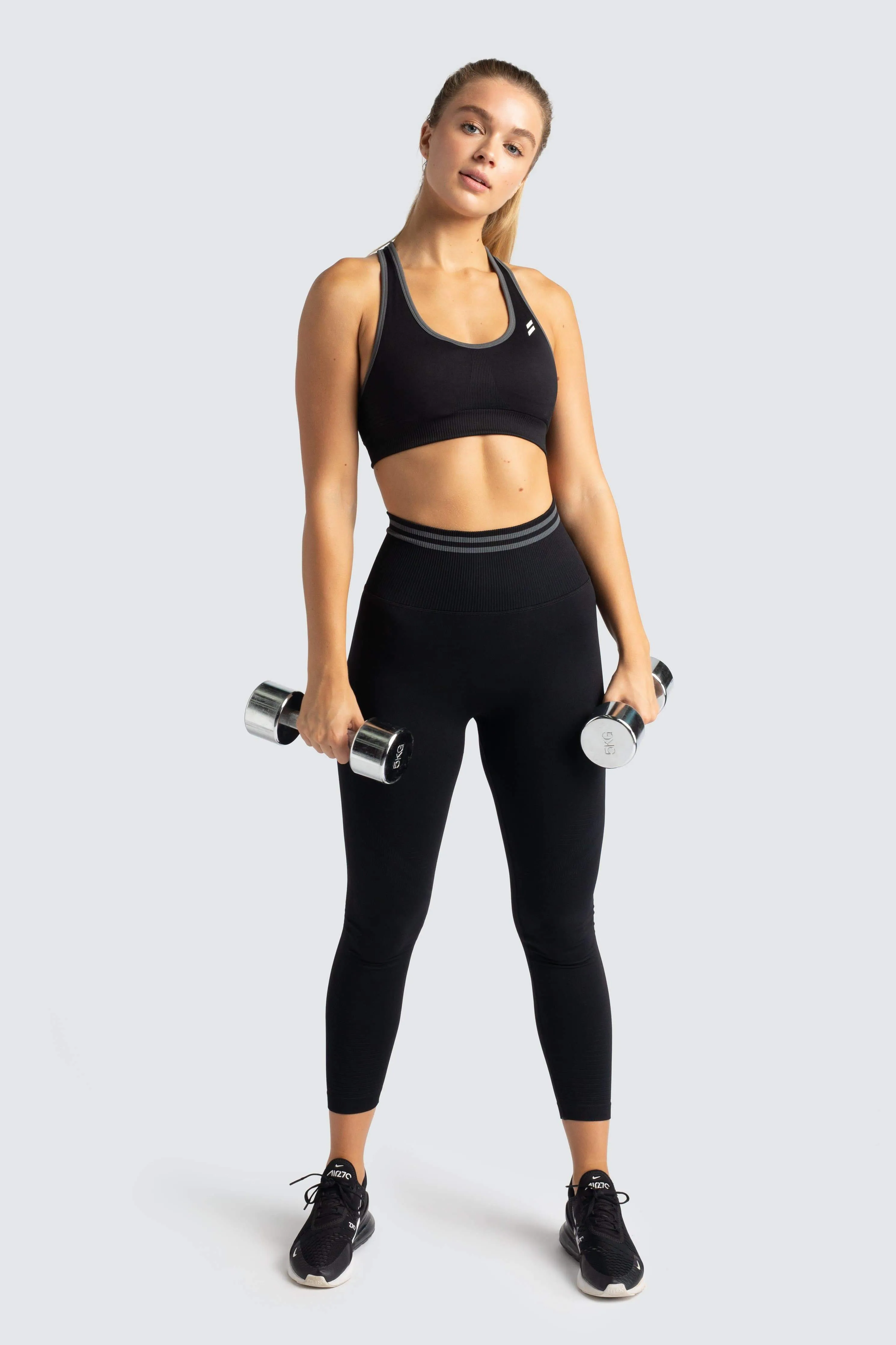 DYE Scrunch Seamless Crop - Jet Black