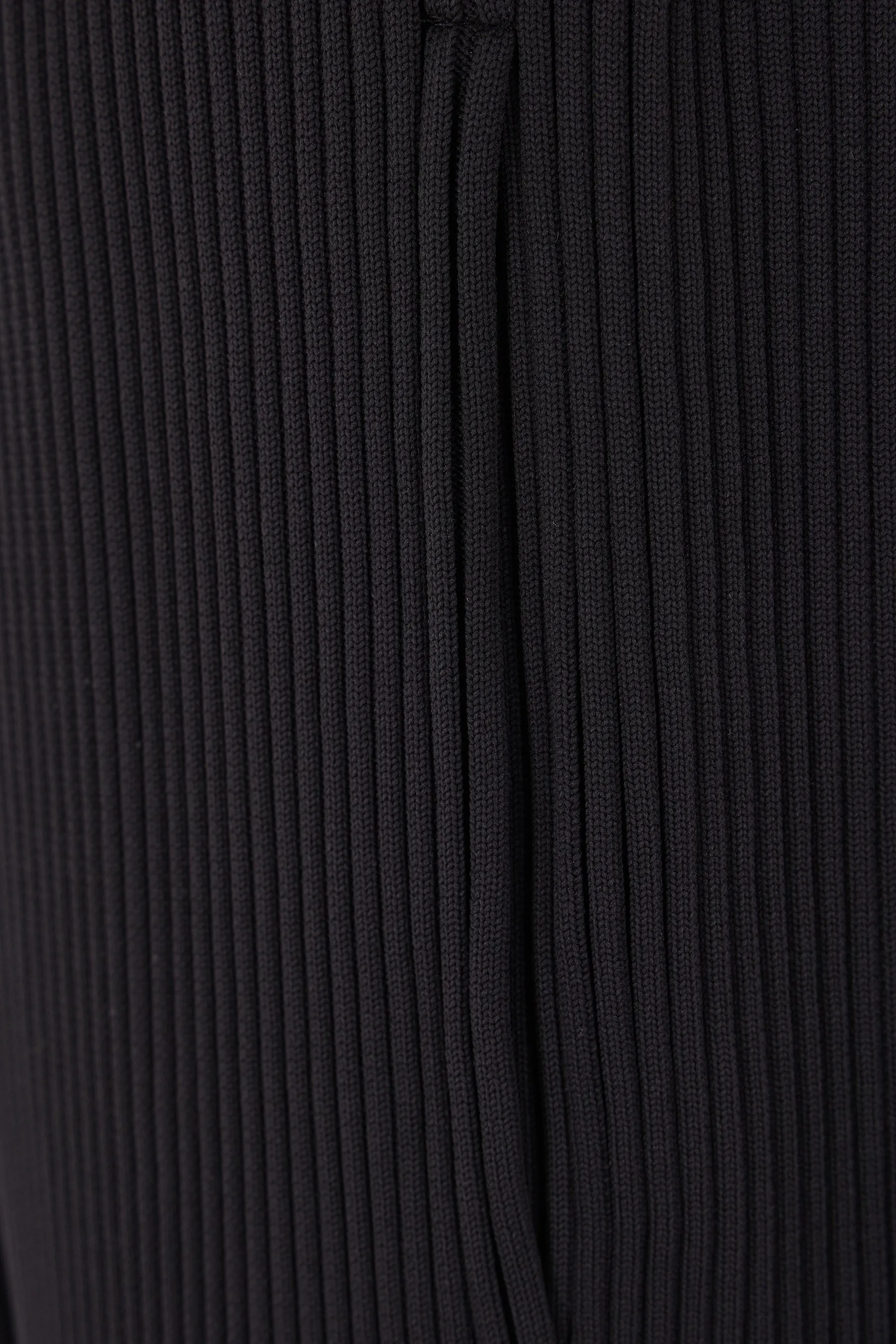 Fluted rib knit tapered trousers