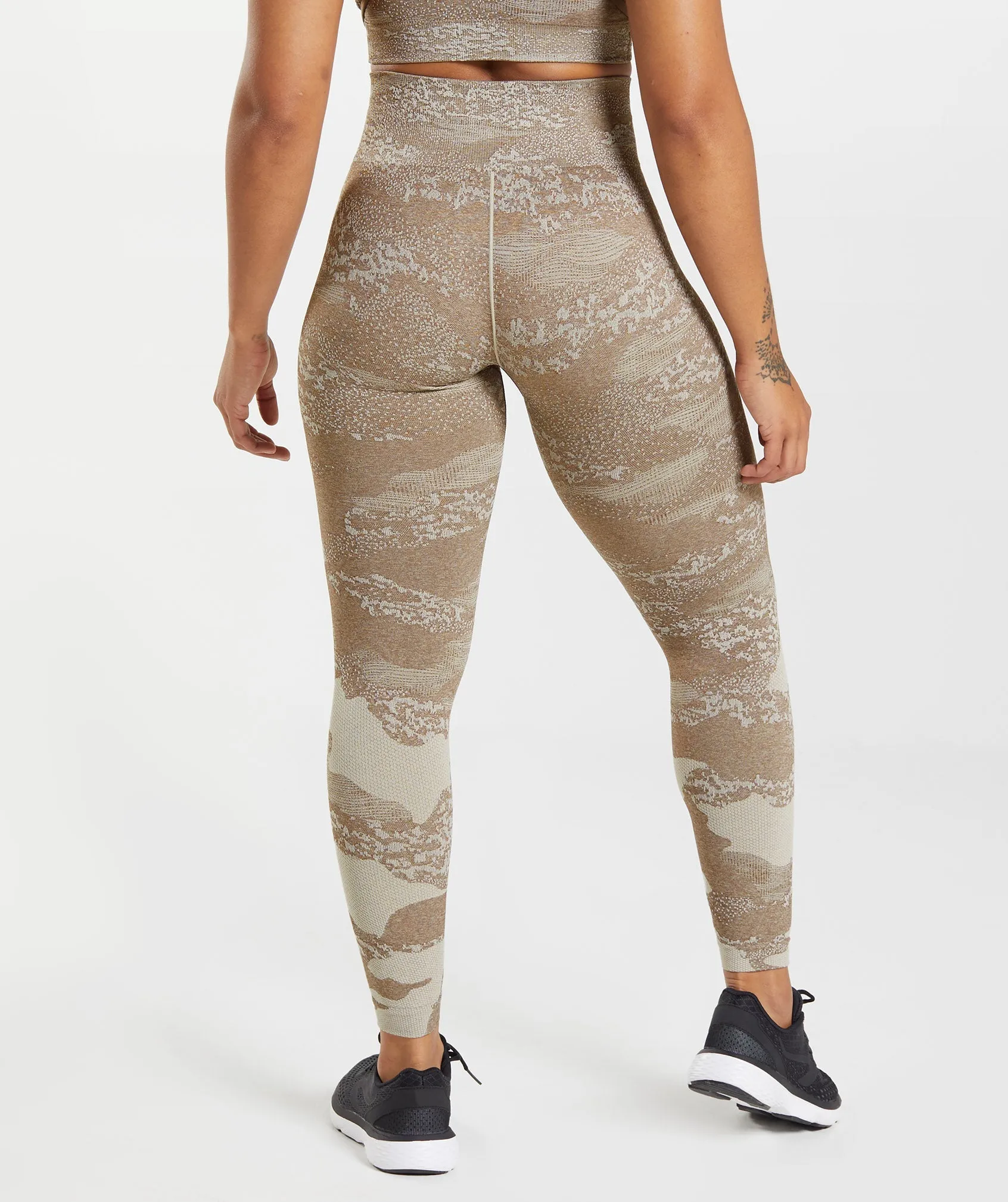 Gymshark Adapt Camo Seamless Leggings - Pebble Grey/Soul Brown