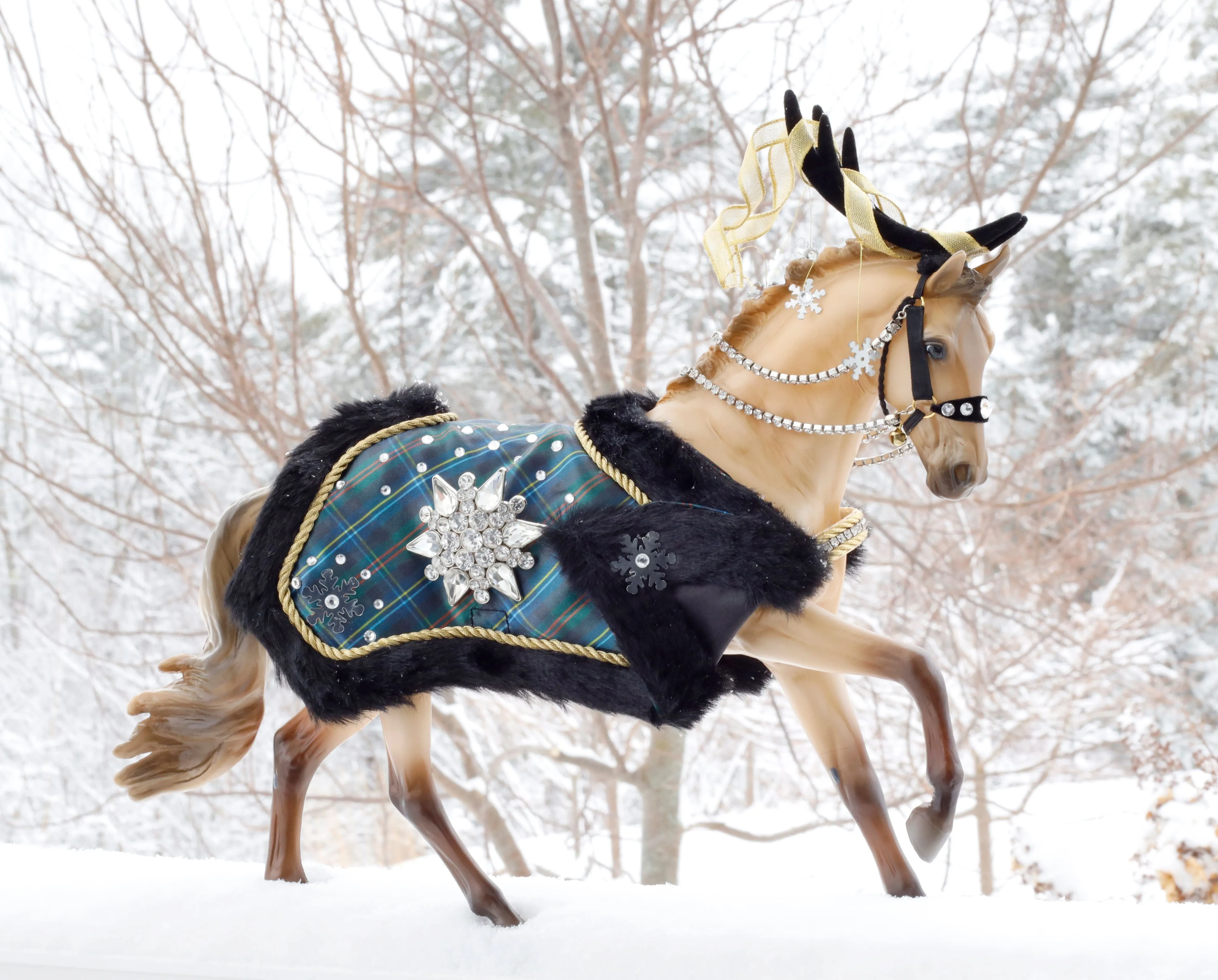 Highlander | 2023 Holiday Horse